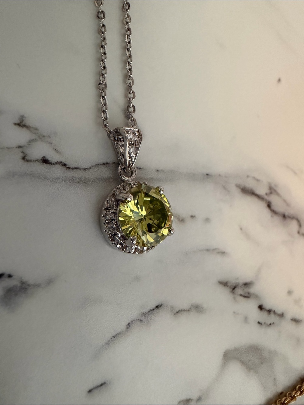 Yellow Green Glass Crystal Halo Pendant Necklace QVC Silver Tone - Picture 9 of 10